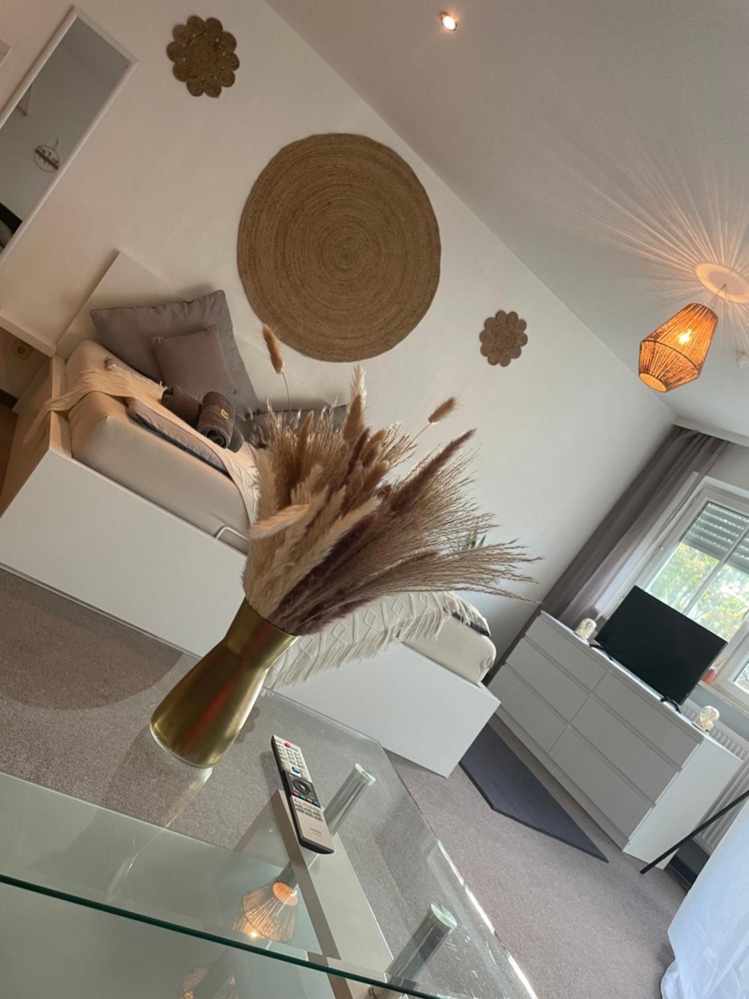 Kingsize Bett Boho Apartment Mit Tiefgarage Naehe Salzburg Freilassing Exterior foto