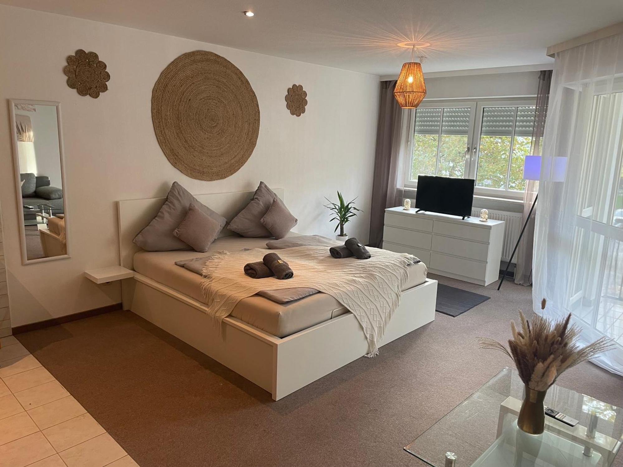 Kingsize Bett Boho Apartment Mit Tiefgarage Naehe Salzburg Freilassing Exterior foto